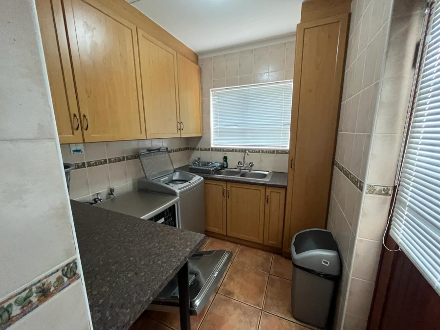 To Let 3 Bedroom Property for Rent in Country Club Western Cape